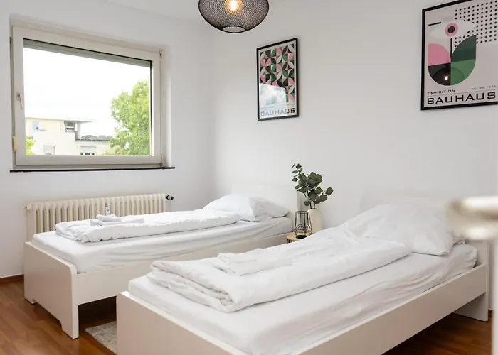 - 2 Bedrooms - Balcony - Kitchen شقة